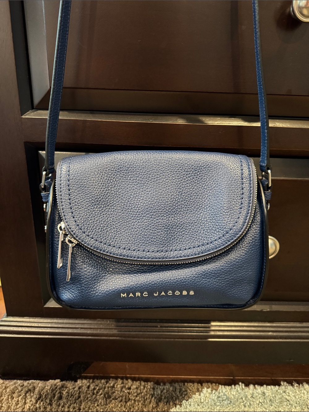 Marc Jacobs Groove messenger Navy Pebbled Leather Crossbody with Zip Flap